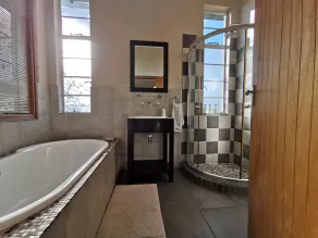 The Hillside House - Image 5