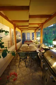 Three Palms Suites - Image 4