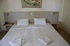 Mango Hotel - Image 2
