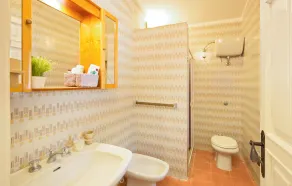 Amazing Home in Staletti With 4 Bedrooms, Sauna and Wifi - Image 4