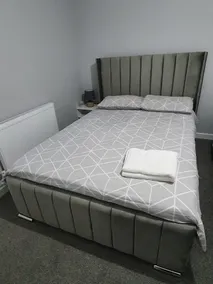 BookedUK: Stylish Two-Bedroom Apartment in Harlow - Image 2