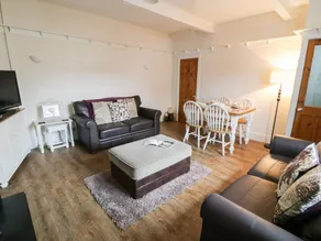 Worth Valley Cottage - Image 5