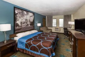 Super 8 by Wyndham Urbandale/Des Moines Area - Image 3