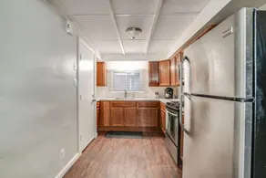 Stylish Getaway of University District - Image 3