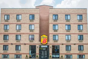 Super 8 by Wyndham Brooklyn / Park Slope Hotel - Image 4