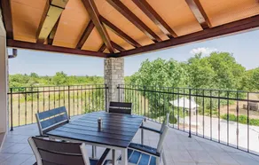 Beautiful Home in Butkovici With Wifi and 2 Bedrooms - Image 3
