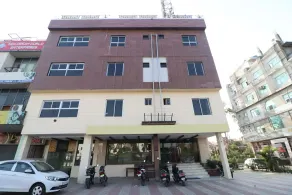 Golden View Hotel by OYO Rooms - Image 5