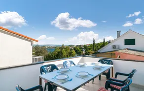 Stunning Home in Grohote With 6 Bedrooms, Wifi and Outdoor Swimming Pool - Image 3