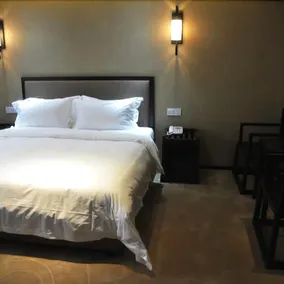 Morning Glow Hotel (Zhaoqing Qixingyan Xinghu Scenic Area Branch) - Image 4
