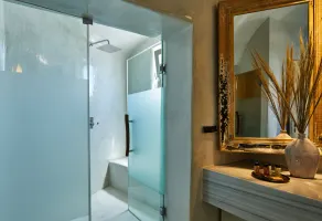 Rhenia's Suites - Image 5