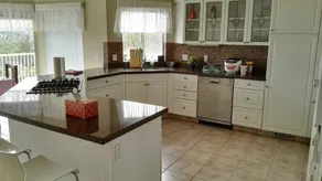 Vancouver Jinjiang Guesthouse - Image 2