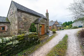 Beautiful Luxury Cottage on Lake Side, England - Image 3