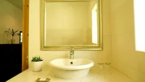 Travellers Guest House - Image 3