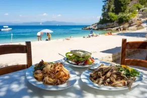 Dolphin Studio Swimming Pool Walk to Beach Sea Views A C Wifi Car Not Required - 559 - Image 5