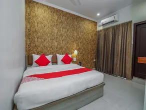 OYO 14892 Hotel Tourista - Image 2