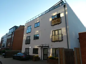 RiiS Apartments Camberley - Image 3