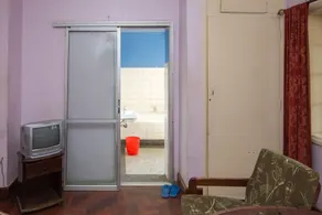 New East View Hotel - Image 2