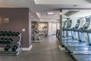 HomeAway Luxury Apartments at Newport - Image 3