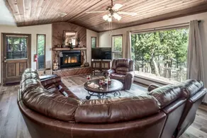 English - Three Bedroom Cabin - Image 5