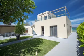 Beach Front - Image 4
