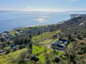 Coastal Farm Cottage With Epic Views - Image 3