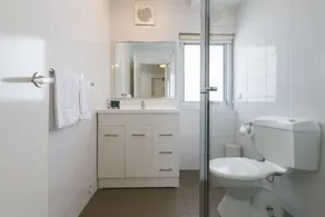 Gold Sands Beach Apartment - Image 2