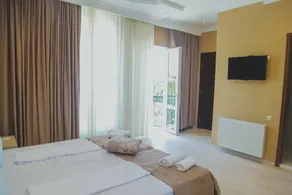 Hotel Lotus - Image 2