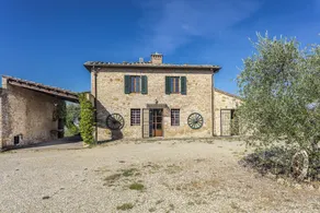 Tuscan Farmhouse near Siena - Image 3