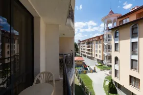 Quiet Studio with Kitchen & Balcony - Image 3