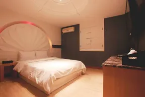 Dino Hotel - Image 2