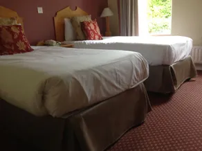Glenwood Guesthouse - Image 2
