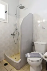 Fisheye Rooms - Image 2