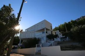 Luxury Apartment Ina - Image 3