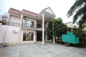 Hotel Palm House - Image 3