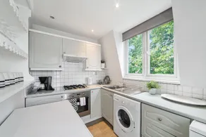 Kensington Heart of London Comfortable Serviced Apartments - Image 2