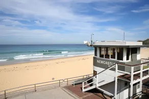 5 Star Luxury Beachfront Apartment - Image 2