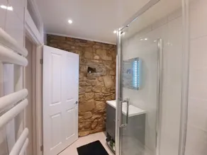 St Leonards Seaside Apartment - Image 3