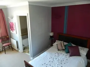 The Red Lion - Image 2