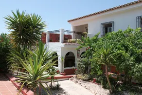 Beautiful 13 bed Villa, Private Pool, Large Garden - Image 3