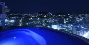 PH con Alberca Privada y Vista a Bahía - Image 2