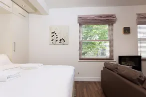 Spacious studio flat in Notthing Hill - Image 2