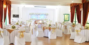 Night Station Hotel - Image 2