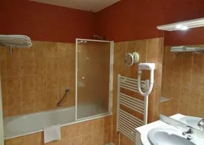 Hotel Du Centre Bien Etre - Image 2