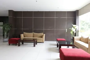 RedDoorz Plus near Mall Bali Galeria - Image 2