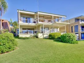 Tuscan Waterfront, 1/213 Soldiers Point Road - Image 5
