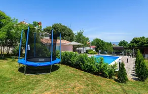 Amazing Apartment in Podpican With 2 Bedrooms, Wifi and Outdoor Swimming Pool - Image 5