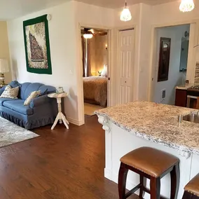 Arbor Rouge Cottage - Image 2