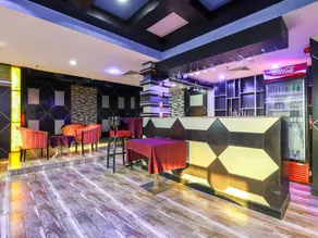 SHH Hotel by OYO Rooms - Image 2