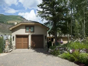 Cascade Village Chalet - Image 3