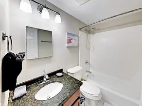 E Bolton Apartment Unit C - 2 Br Townhouse - Image 2